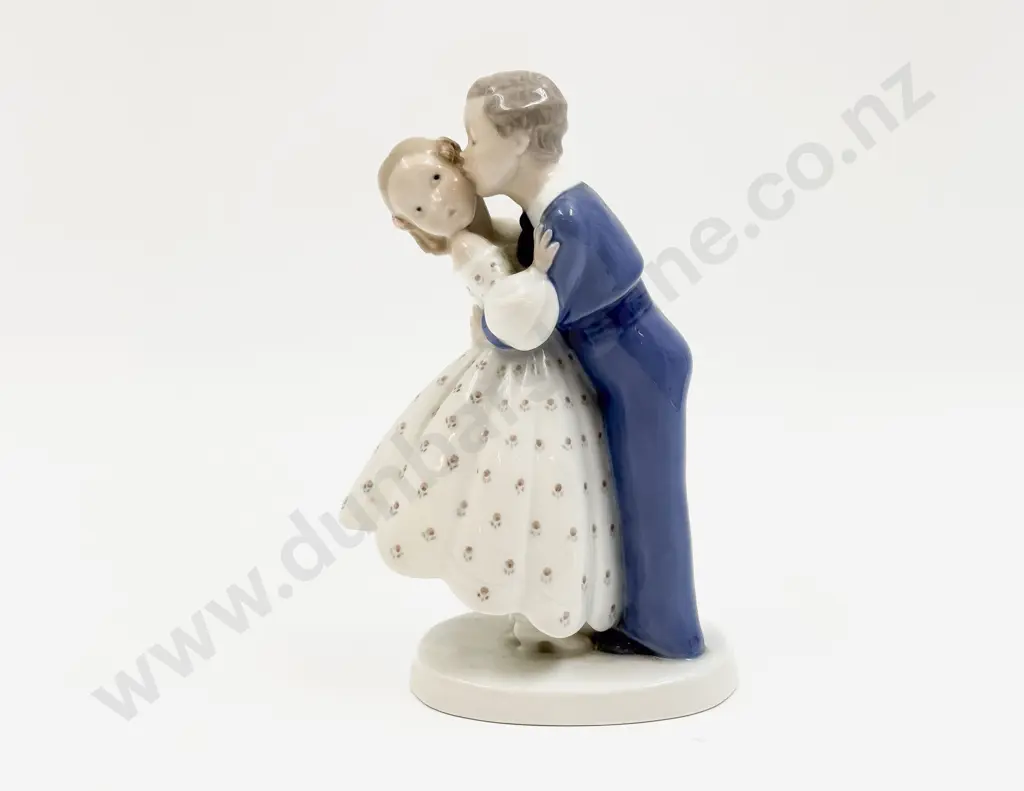 B & G Group Figure Image 1++