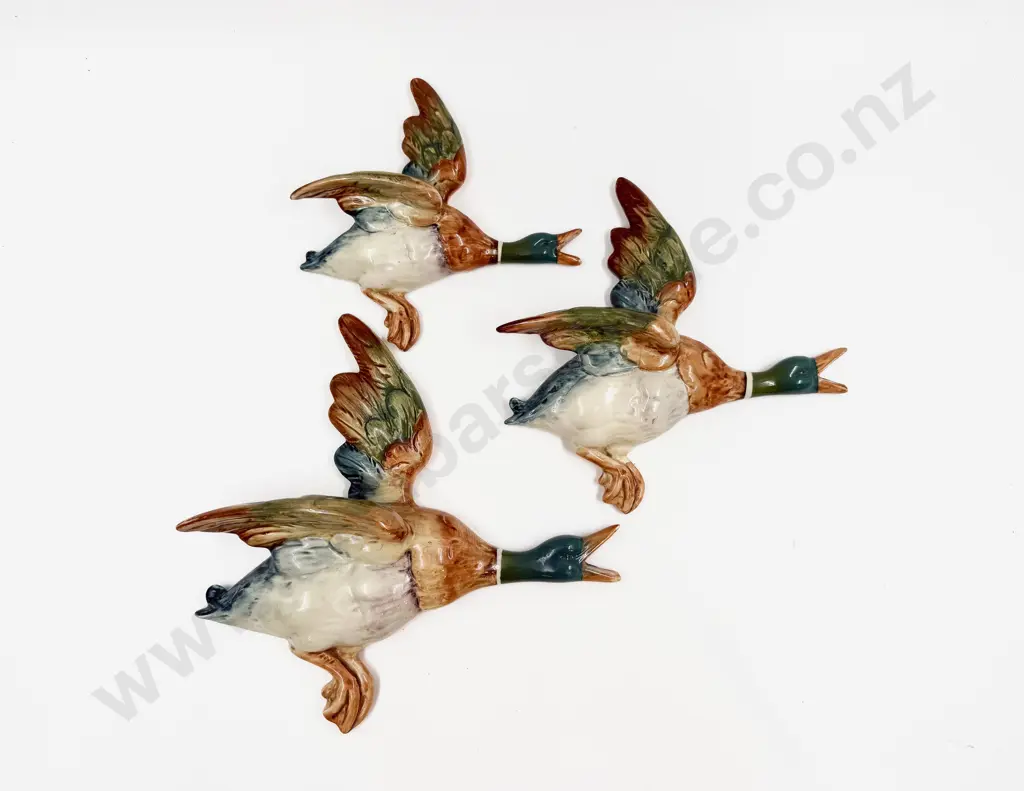 A Graduated Set of Three Beswick Ducks Image 1++