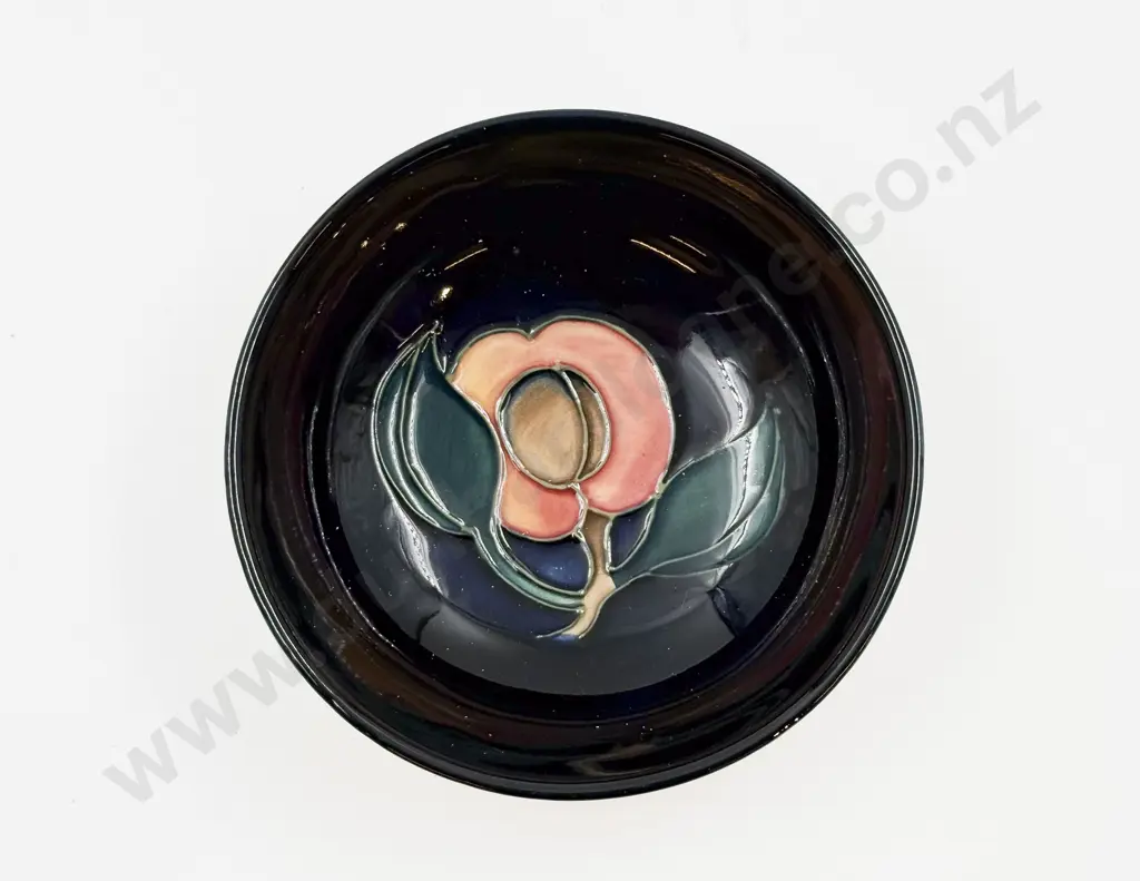 Small Moorcroft Bowl "Queens Choice" with Original Box Image 1++