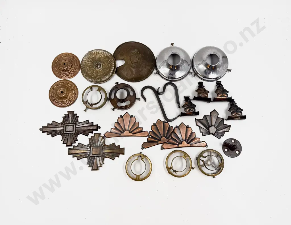 Qty of Assorted Vintage Metal Door & Light Fittings Image 1++