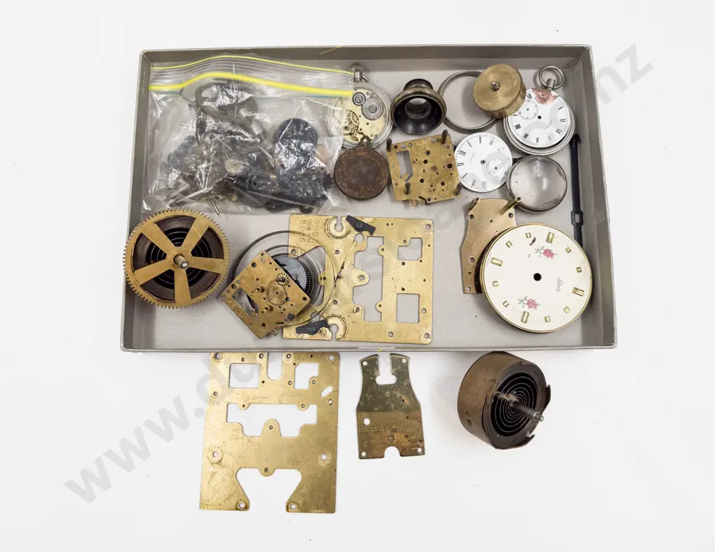 Box of Assorted Vintage Watch/Clock Fittings etc Image 1++