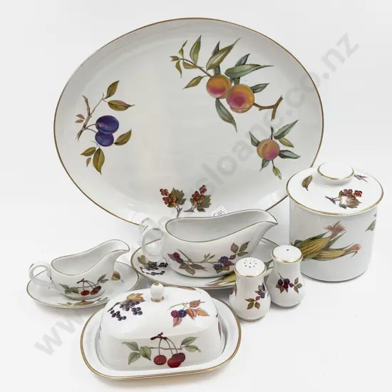 Qty of Assorted Royal Worcester "Evesham" China