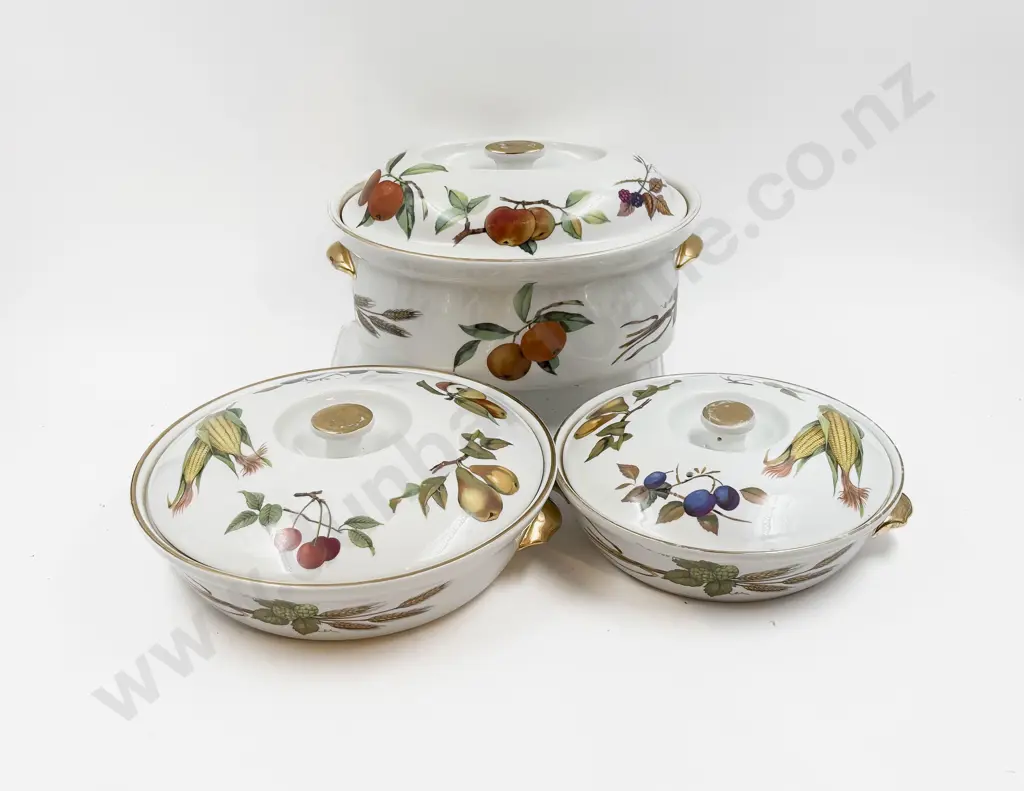 Three Royal Worcester "Evesham" Pattern Oven Dishes Image 1++