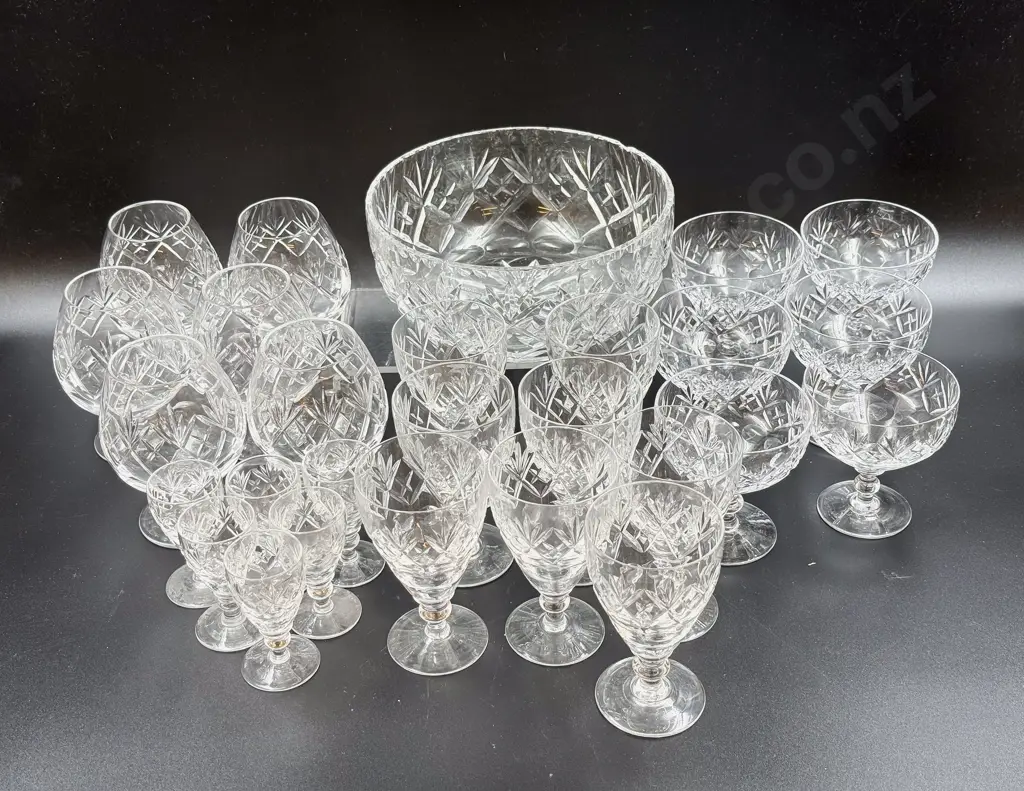 A Part Suite of Assorted Crystal Image 1++