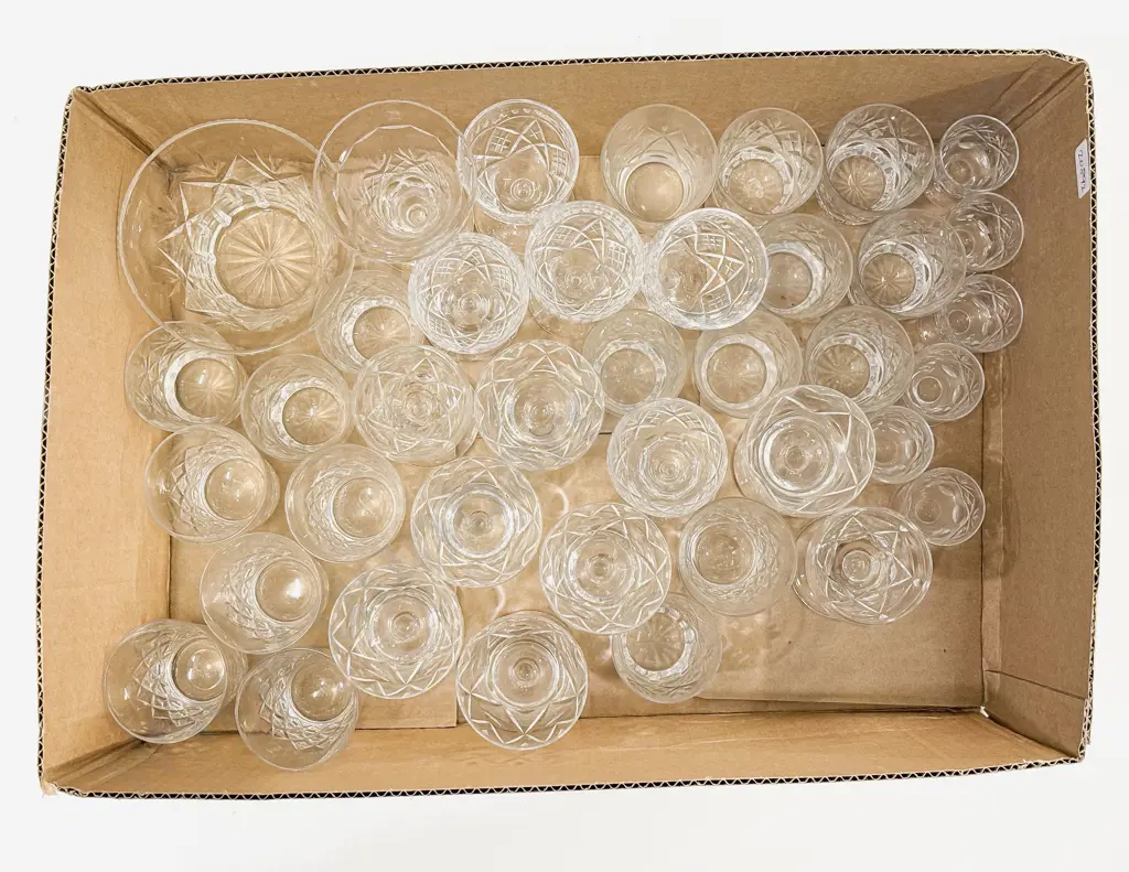 Qty of Assorted Crystal Image 1++