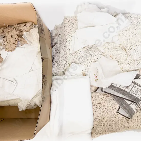 Qty of Assorted Vintage Table Linen