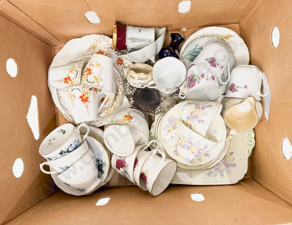 Box Qty of Assorted China Image 1++