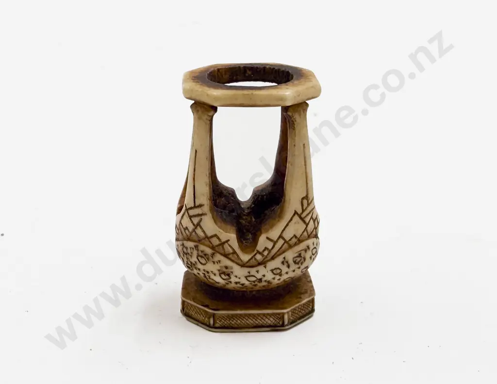 An Ivory Netsuke of A Plant Stand Image 1++