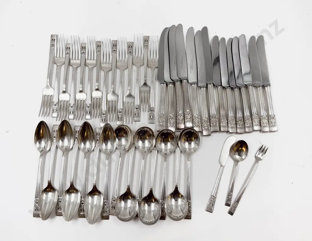Small Qty of Assorted Community Plate Cutlery Image 1++