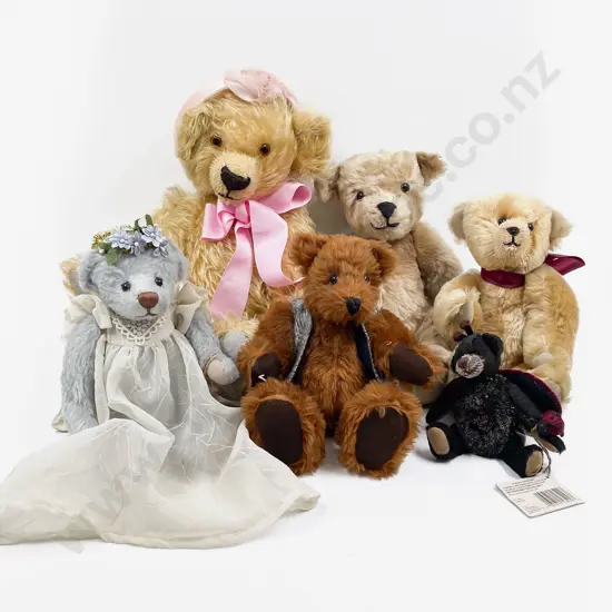 Collection of Both Commercial and Craft Teddy Bears
