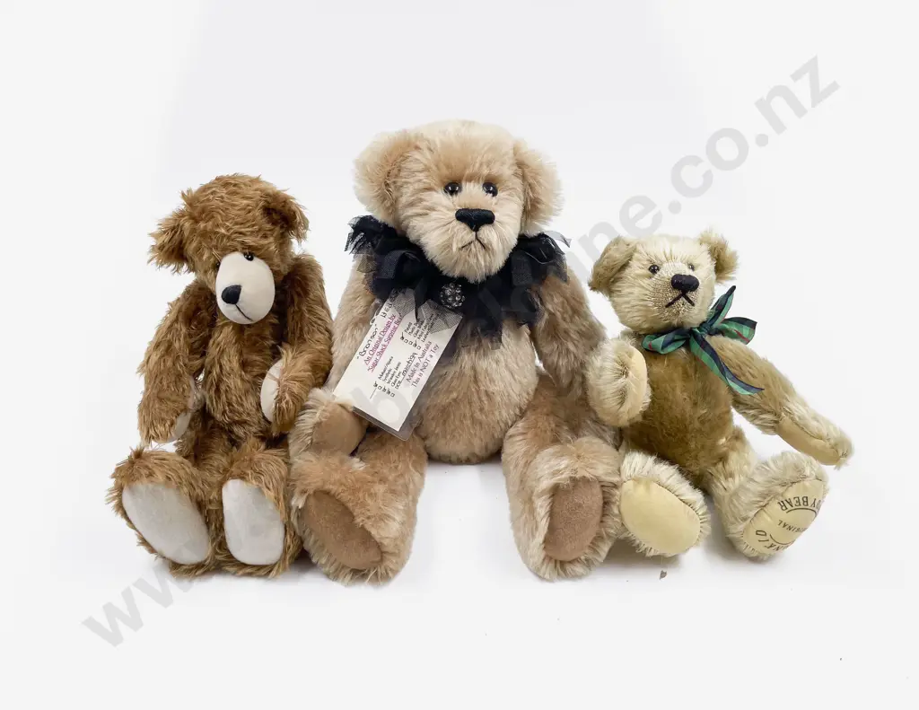 Three Craft Teddy Bears Image 1++