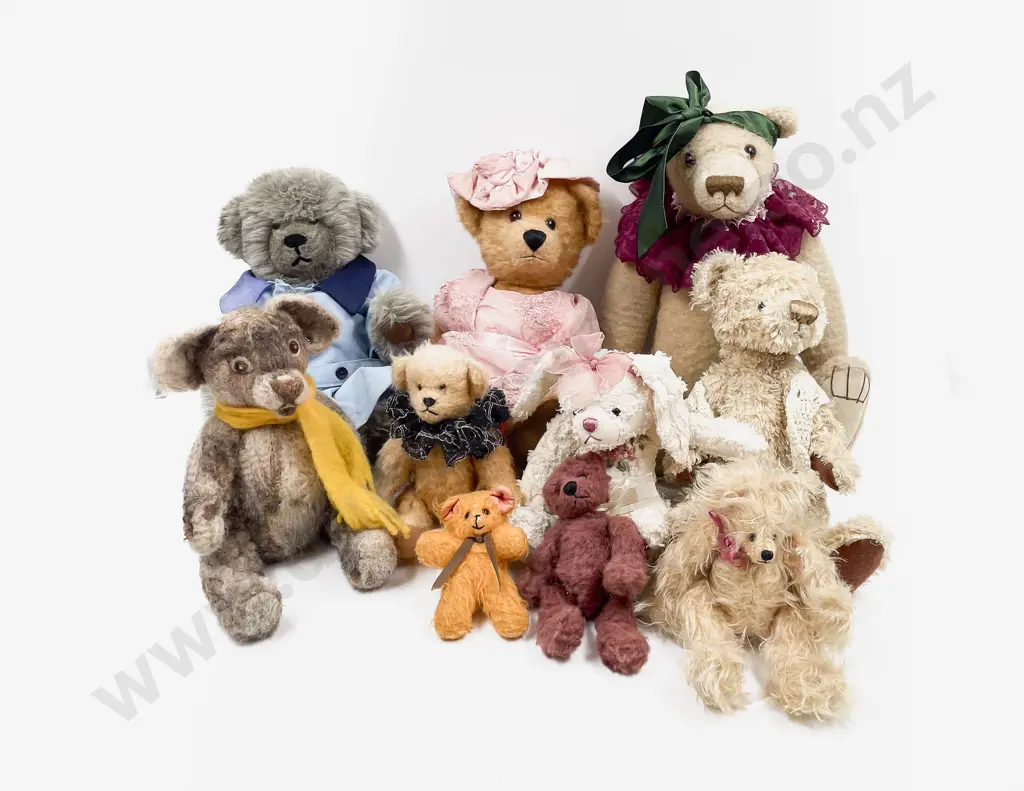 Collection of Commercial and Craft Teddy Bears Image 1++