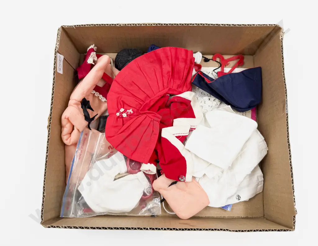 Small Qty of Sindys Patch and Tuppence Clothes Image 1++