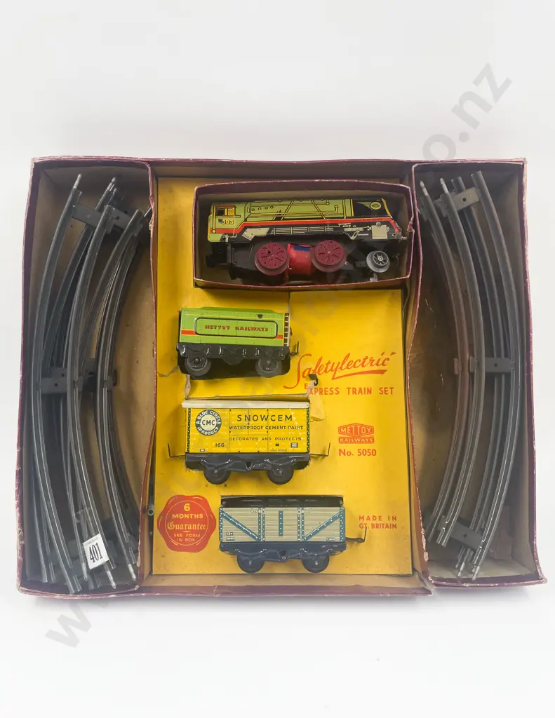 Boxed Mettoy Battery Operated Tinplate Train Set Image 1++