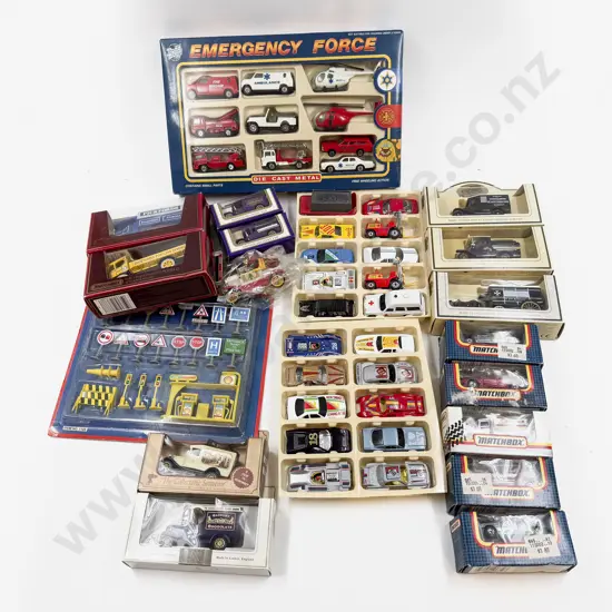 Various Boxed & Unboxed Diecast Vehicles