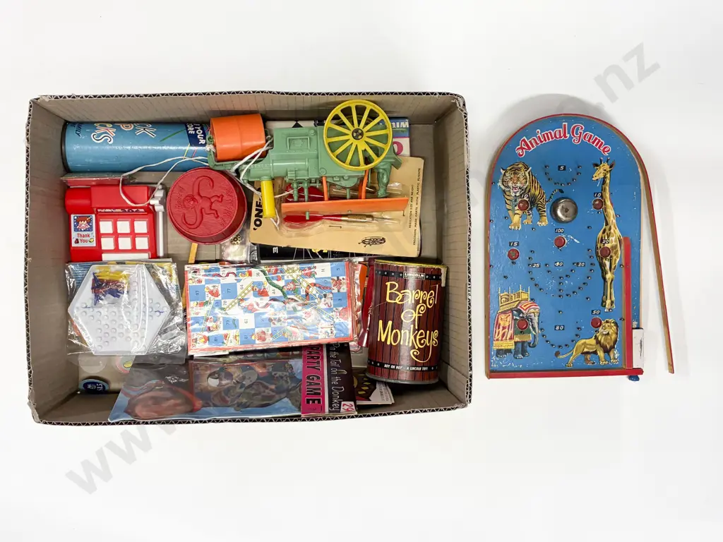 Assorted Games & Collectable Toys Image 1++