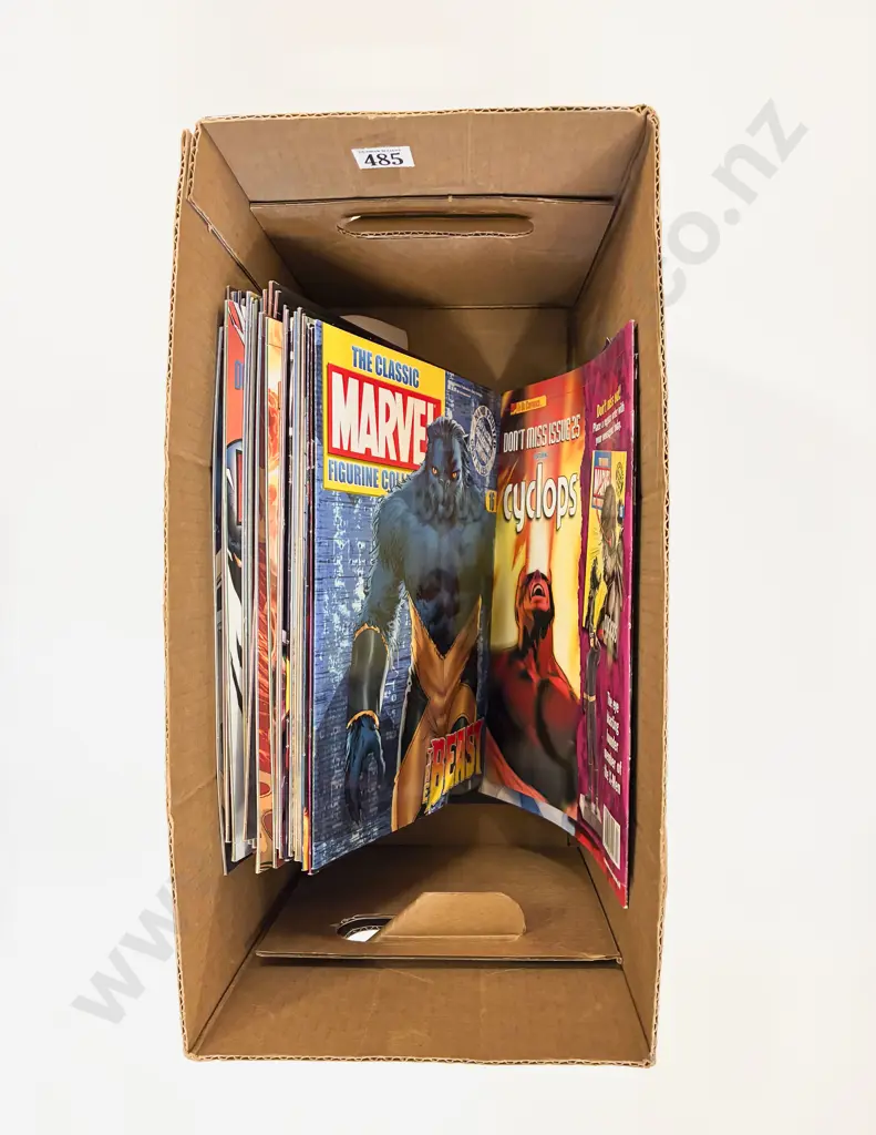 Qty The Classic Marvel Collection Graphic Novels Image 1++