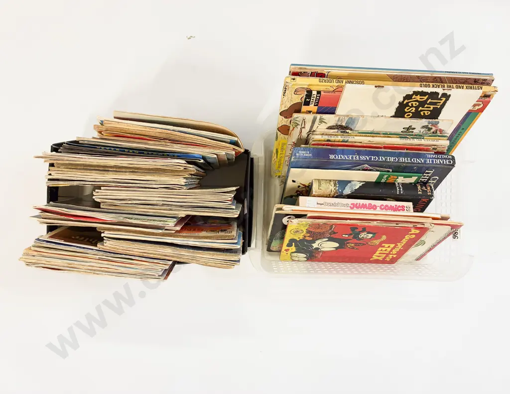 Collection of Various Childrens and Novelty Books Image 1++