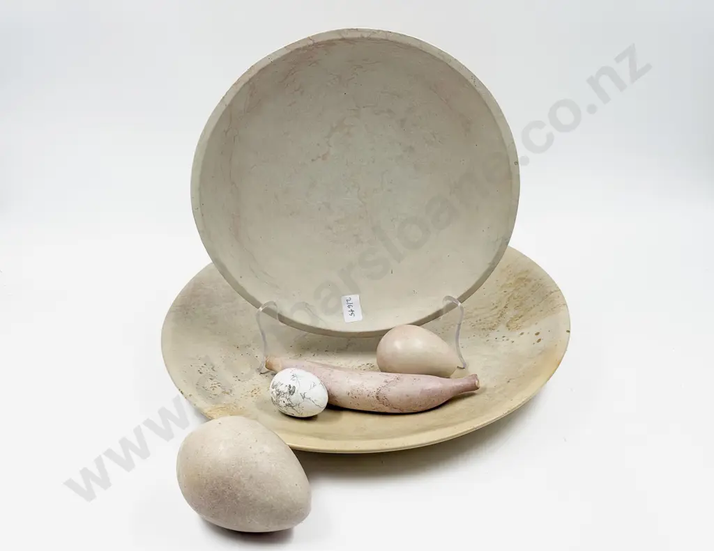 Two Assorted Serving Dishes together with Four Assorted Ornaments Image 1++