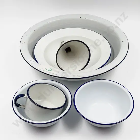 Five Pieces of Assorted Enamel Ware