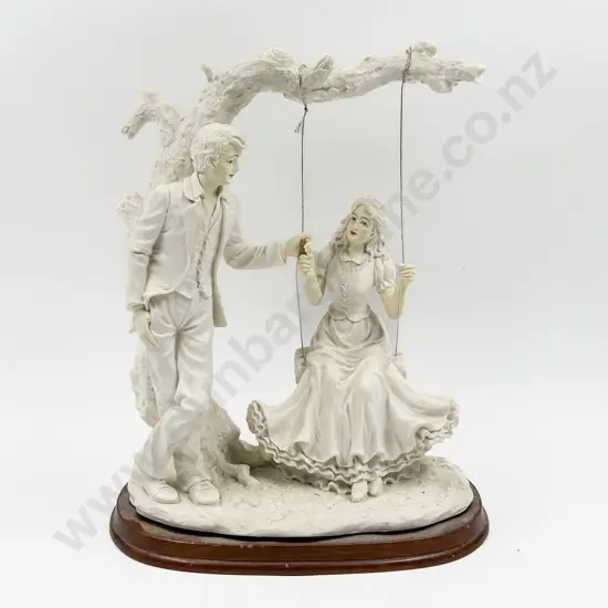 Two Group Figure of Lovers
