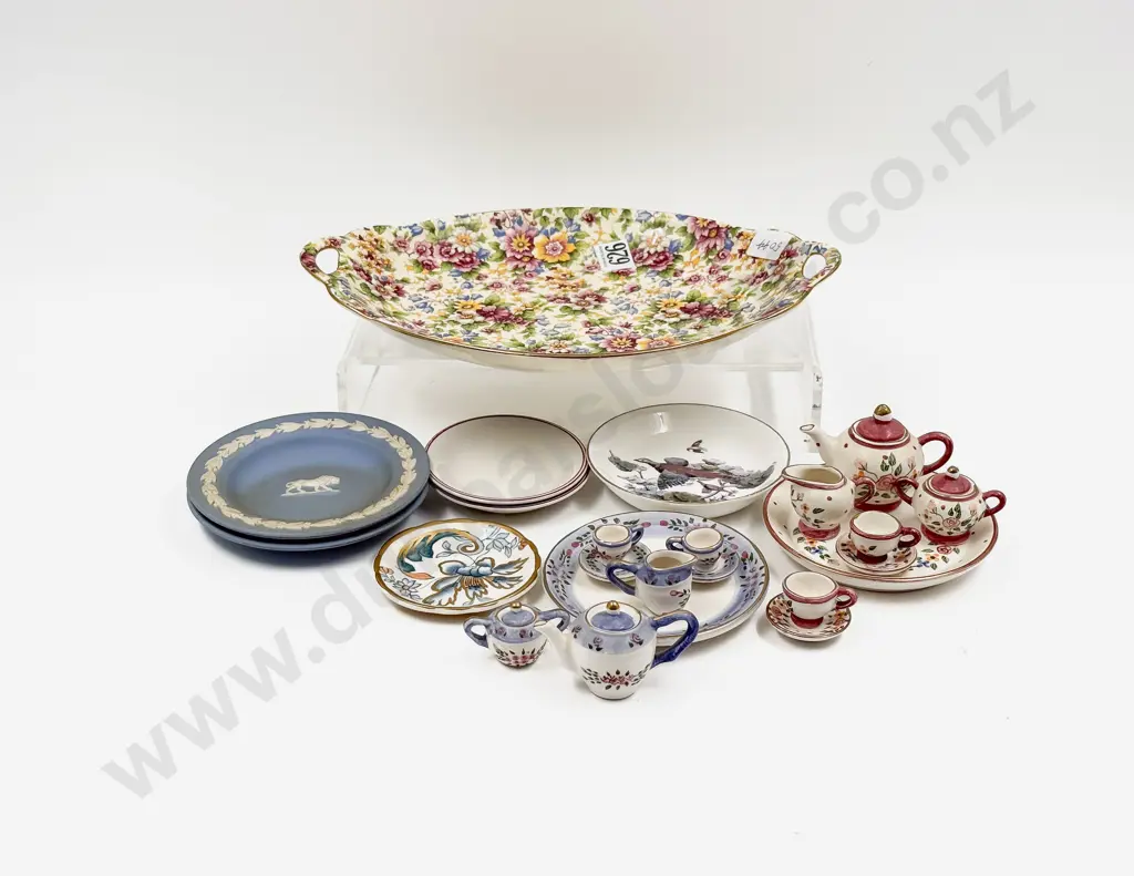 Quantity of Assorted Fancy China and Tea China Image 1++
