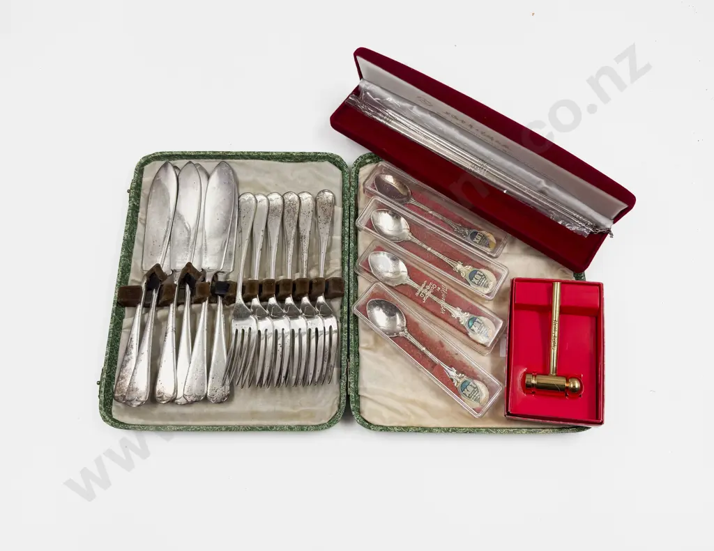 Small Quantity of Assorted Cutlery etc Image 1++
