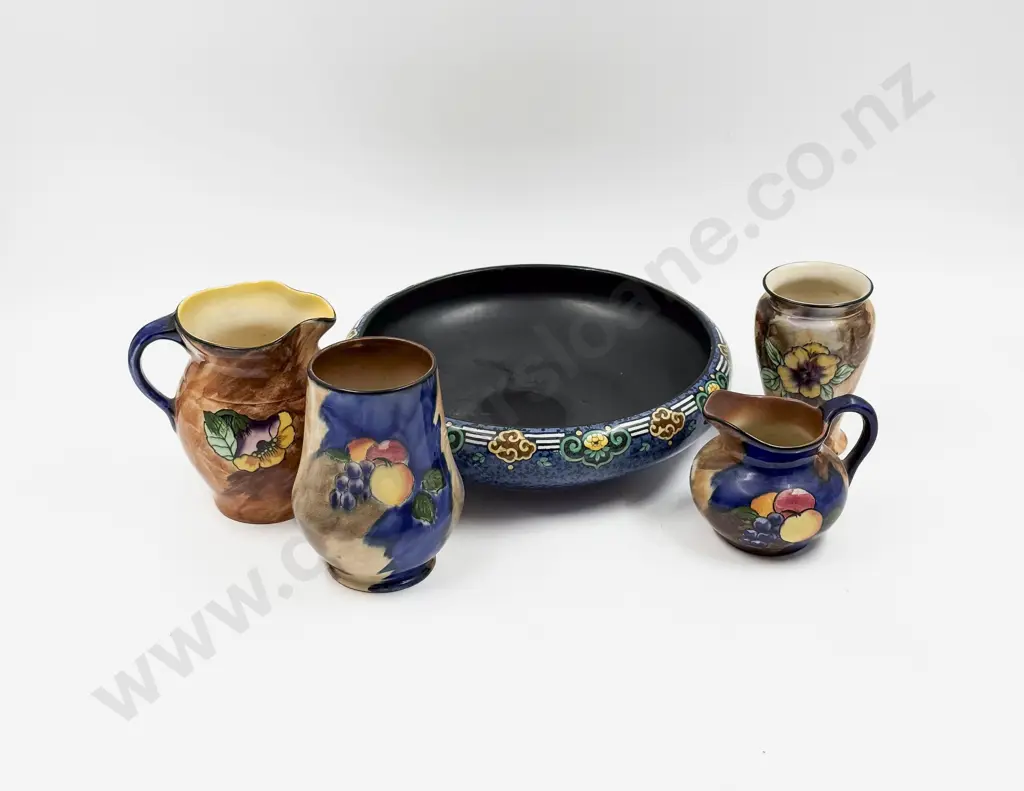 Four Pieces of Tunstall together with Table Bowl Image 1++