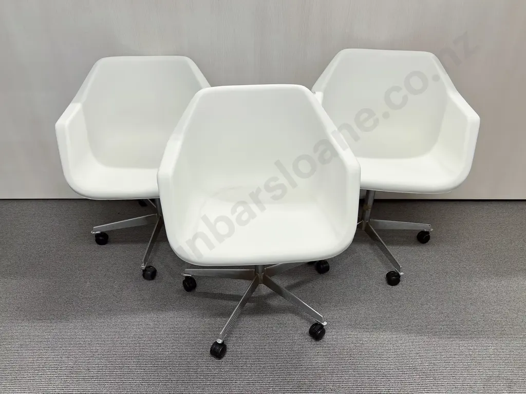 Three Pongrass Swivel Bucket Chairs Image 1++