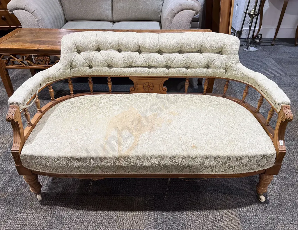 Victorian Button Back Settee Image 1++