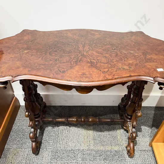 Good Quality Victorian Burr Walnut Centre Table