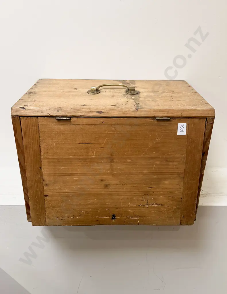 Pine Travel Box with Fitted Interior Image 1++