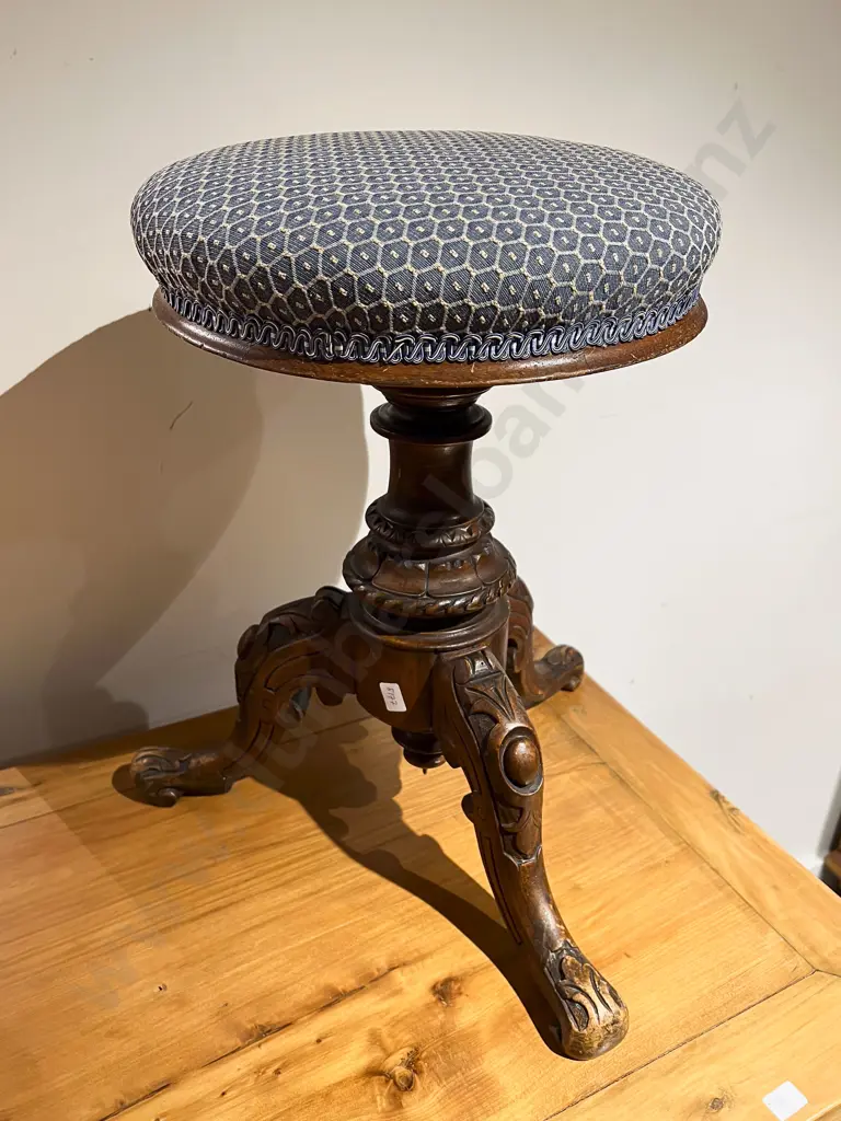 Victorian Revolving Piano Stool Image 1++