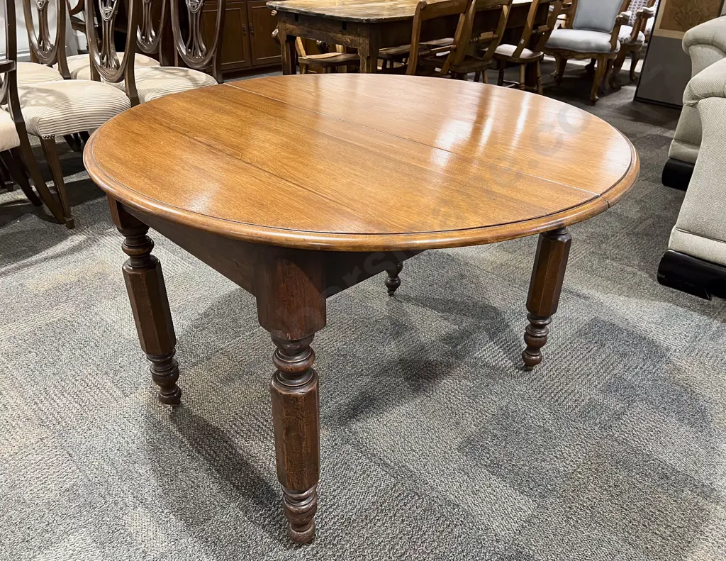 Mahogany Circular Extension Dining Table Image 1++