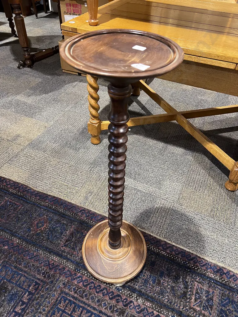 Victorian Plantstand with Bobbin turn Support Image 1++