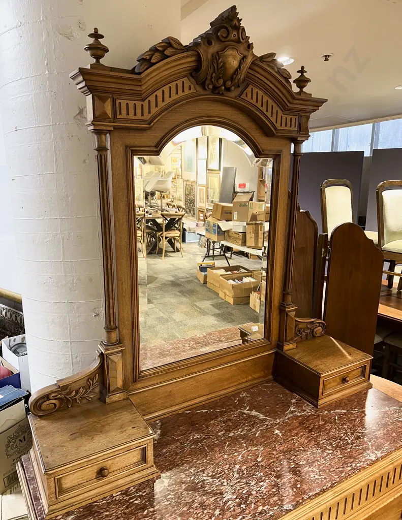 Late C19th French Walnut Duchess With Rouge Marble Top Image 1++
