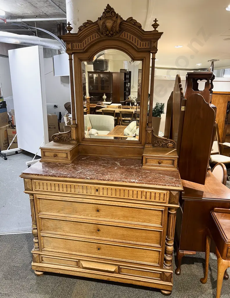 Late C19th French Walnut Duchess With Rouge Marble Top Image 1++