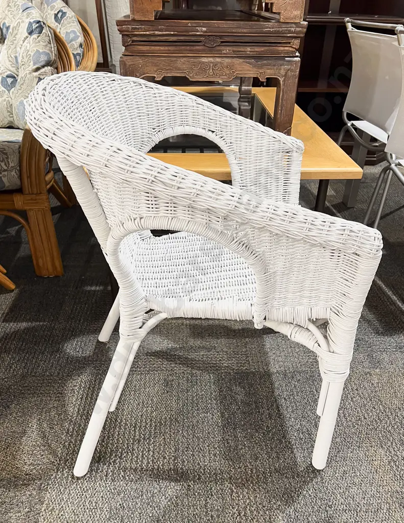 White Painted Wicker Tub Chair Image 1++