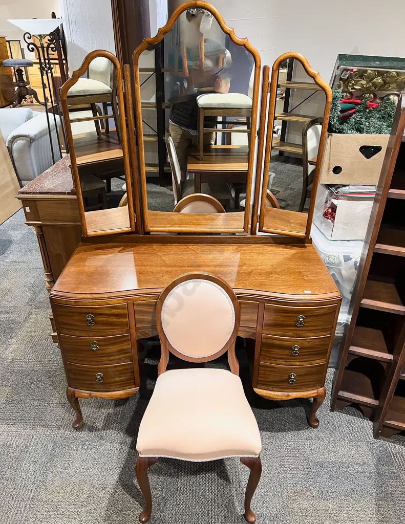 Mahogany 4 Piece Bedroom Suite Image 1++