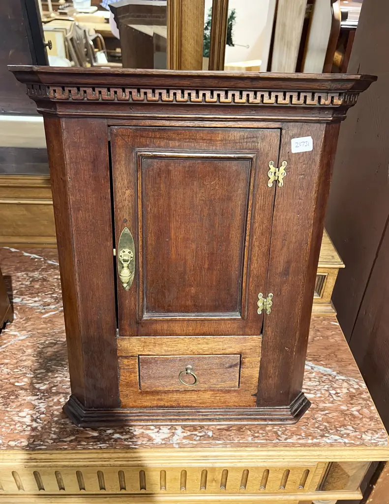 Geo III Style Small/Apprentice Piece Mahogany Corner Cabinet Image 1++