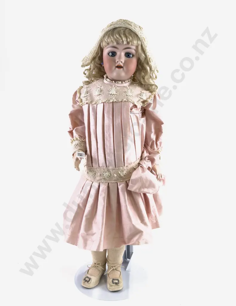 Heinrich Handwerck 109 - 133/4 Bisque Doll Image 1++