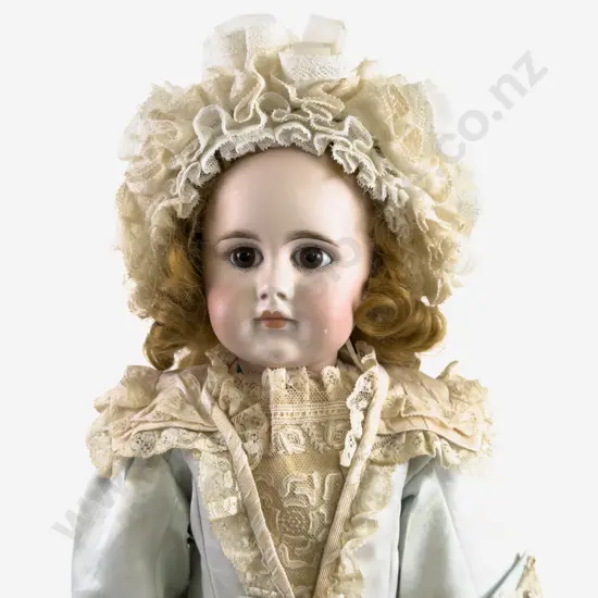 Gebrüder Kühnlenz G K 32 - 23 Bisque Doll
