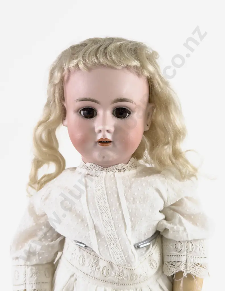 00 11 Handwerck Germany 2 1/2 Bisque Doll Image 1++