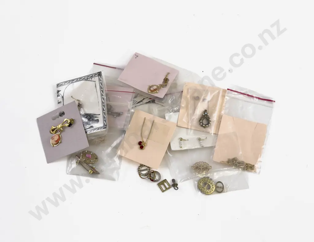 Collection Various Doll Jewellery Image 1++