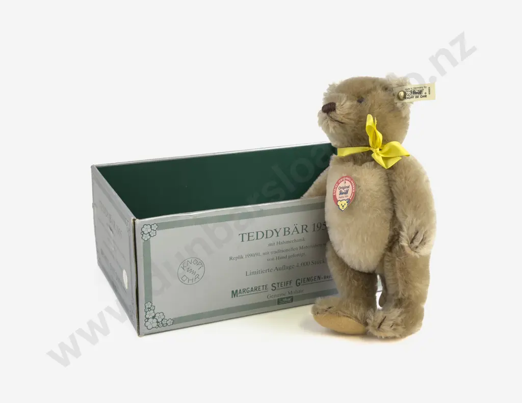 C1990/91 Boxed Steiff Replica of the C1955 Teddy Bear with Neck Mechanism Image 1++
