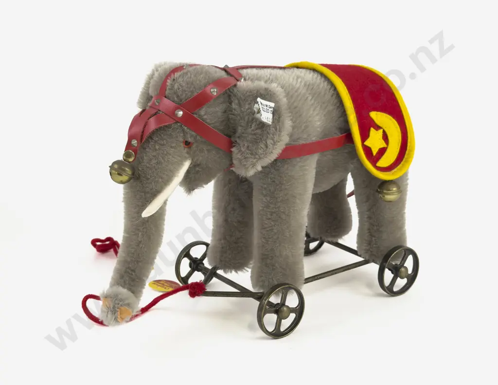 Boxed Steiff - Golden Age of the Circus Elephant on Wheels with Cart Image 1++