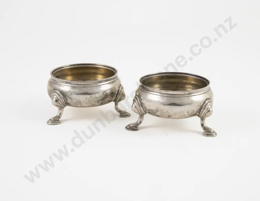 Pair Of Geo V S/S Circular Salts Image 1++