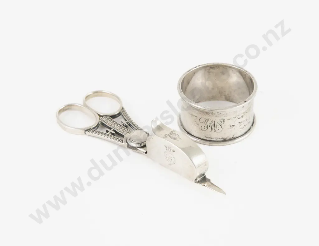 Pair Geo IV S/S Candlesnuffers Image 1++