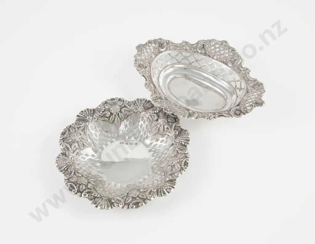 2 S/S Bon Bon Dishes Image 1++