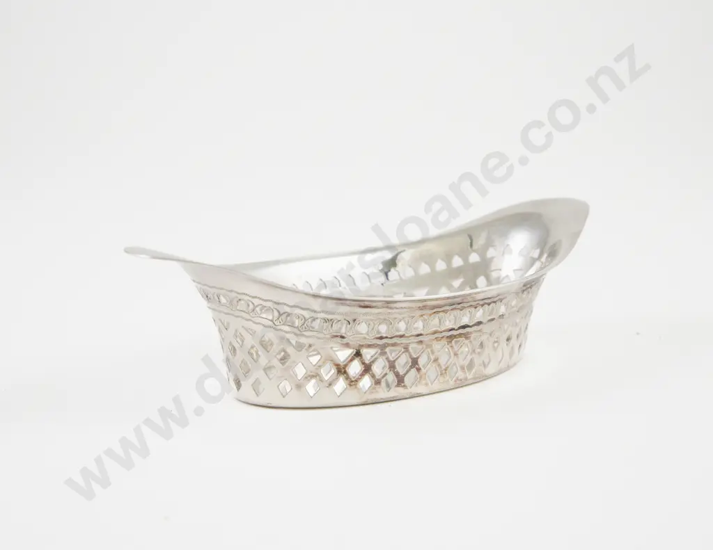 Vict S/S Bon Bon Dish Image 1++